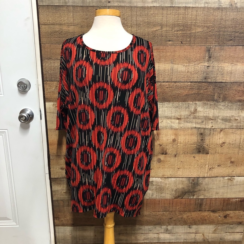 NWOT LuLaRoe Line Patterned Irma Tunic